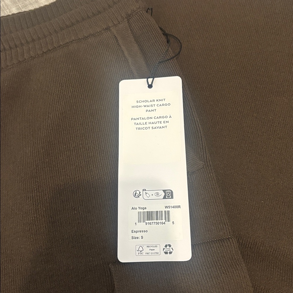 Alo Scholar Knit Cargo Pants - Picture 3 of 7